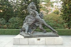 戰(zhàn)爭主題雕塑