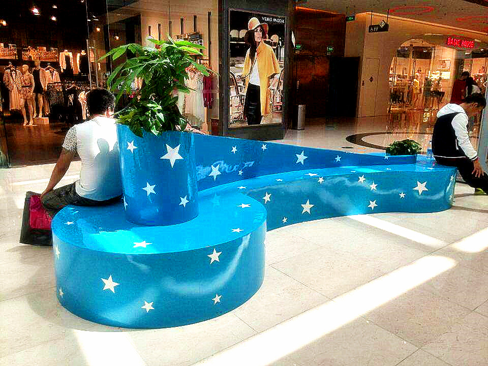 商場(chǎng)卡通美陳